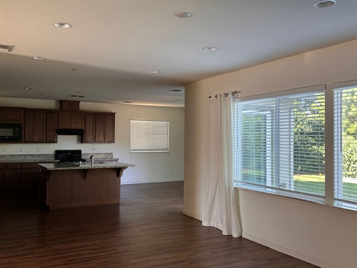 500 00 Off First Full Months Rent Beautiful Home In River Island – photo 3