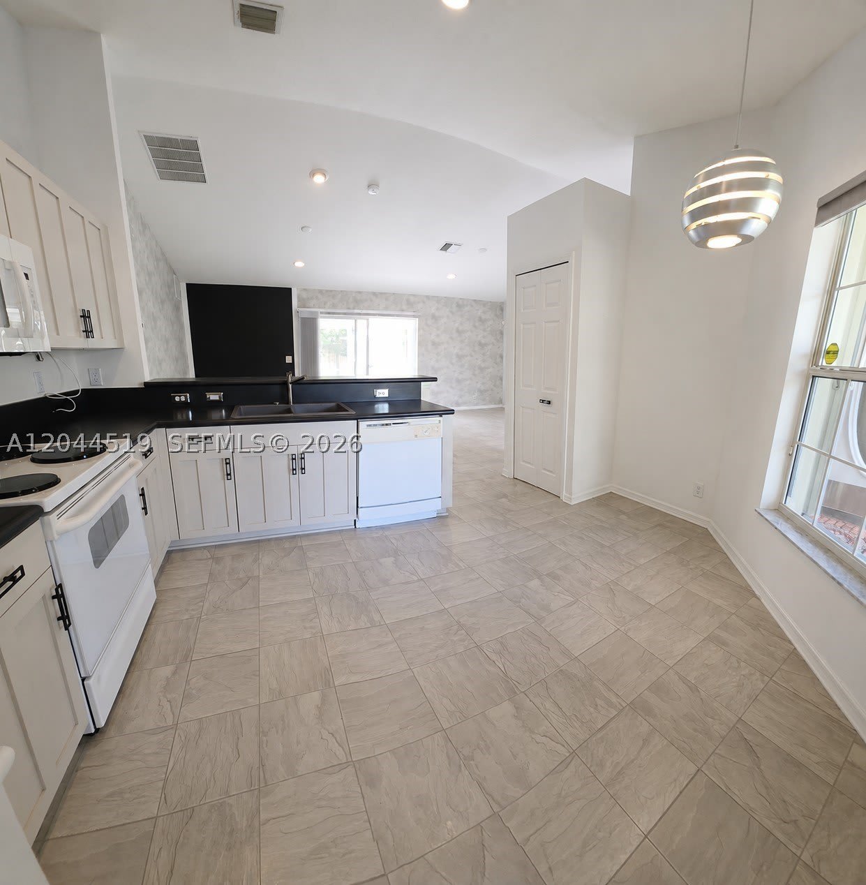 547 High Hawk Cir – photo 5