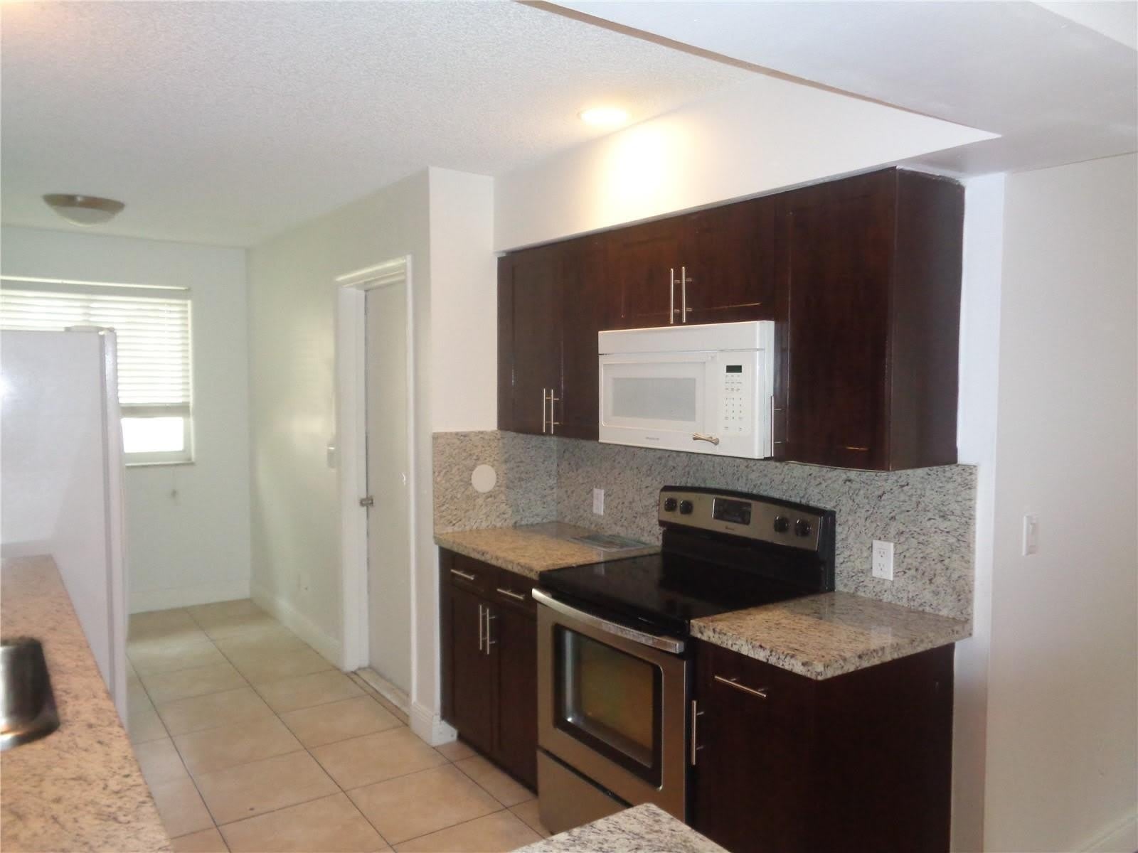 10939 W Broward Boulevard – photo 4
