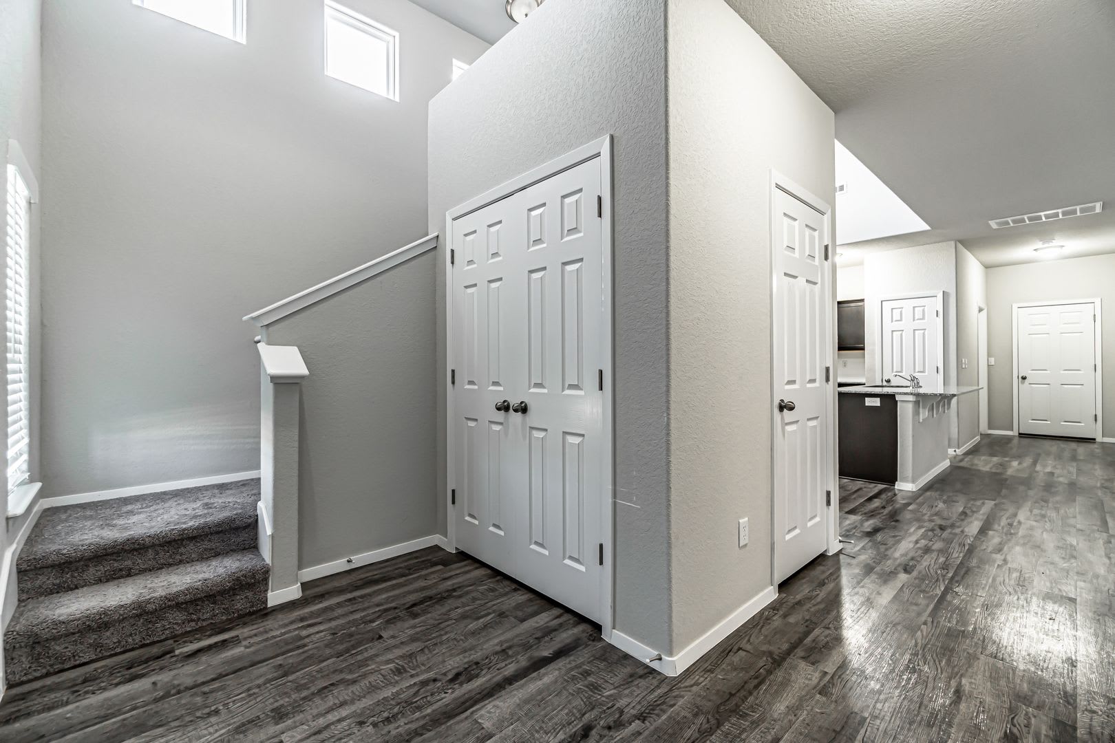 Welcome to this stunning 3-bedroom, 3-bathroom home located in the heart of Bentonville – photo 4
