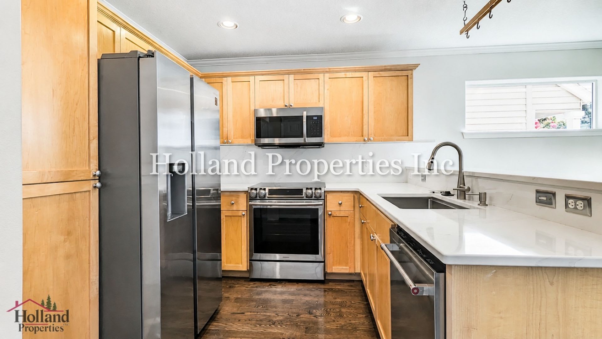 Spacious Modern Energy Efficient Portland Home – photo 5