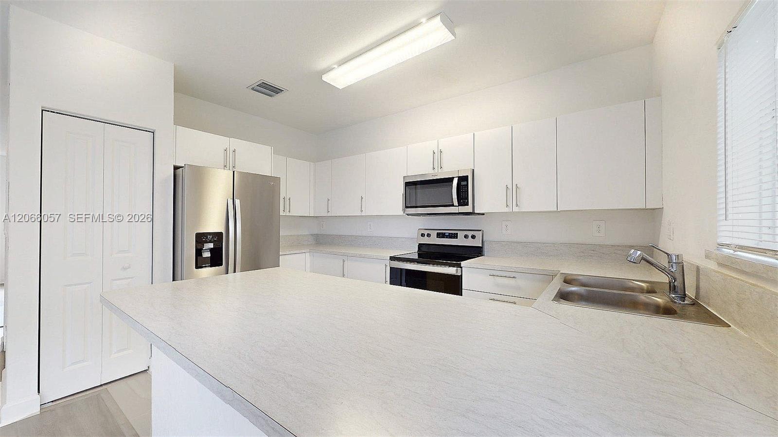 388 Northwest 12th Place – photo 4