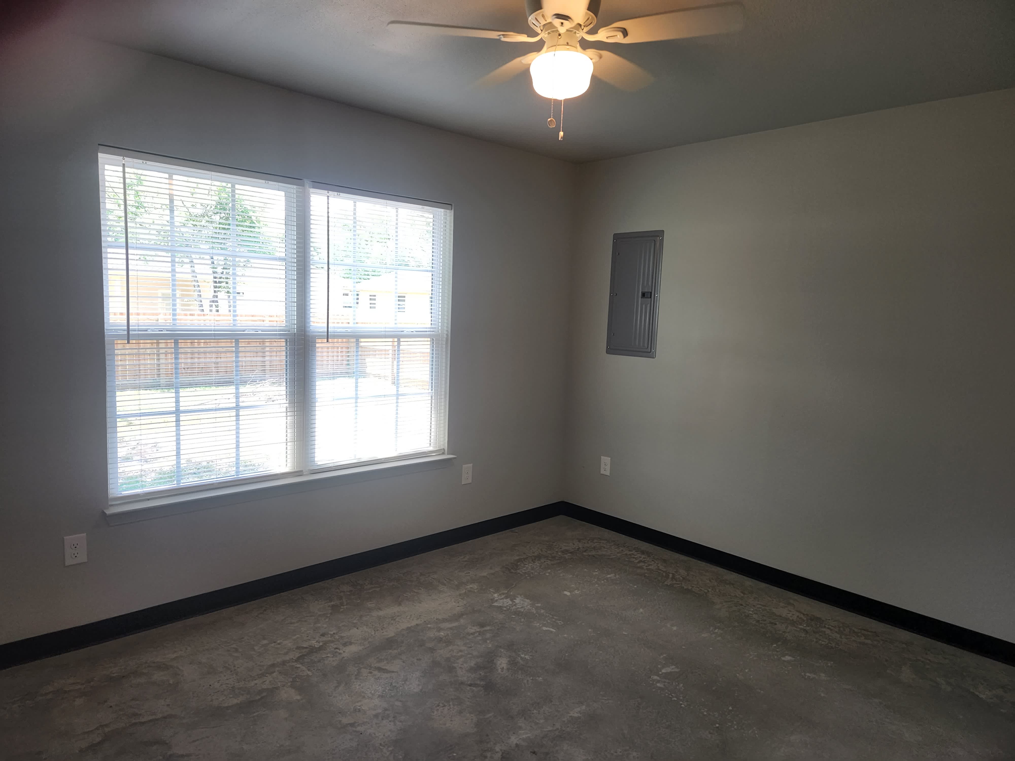 302 White Oak St – photo 5