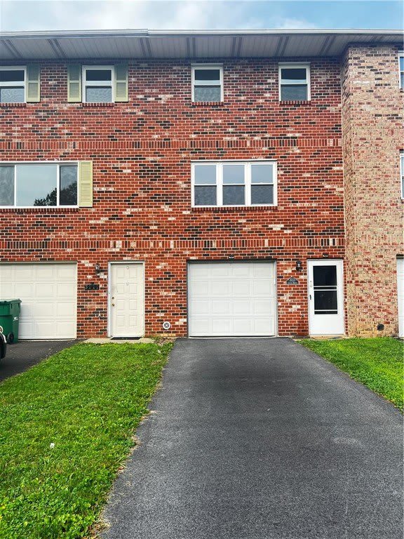 3113 Lucas Drive – photo 1