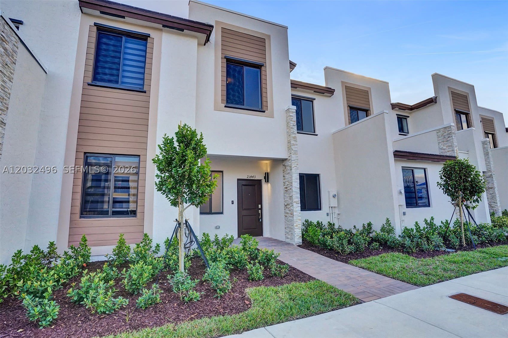 2542 SE 29th St – photo 1