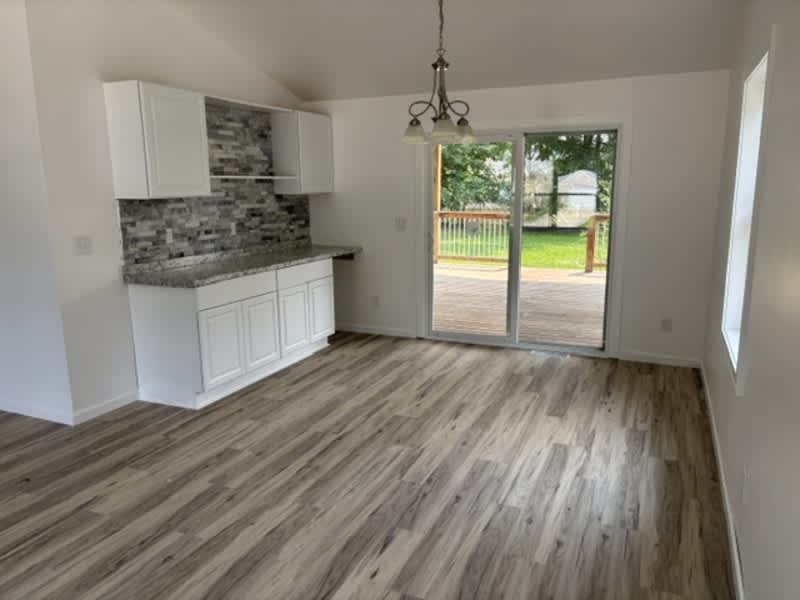 2048 Hillview Drive – photo 2