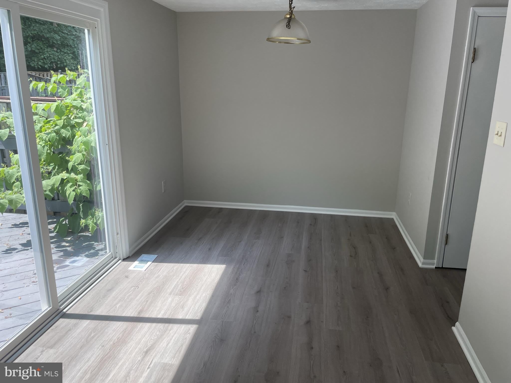 9412 CHIPPENHAM Drive – photo 4