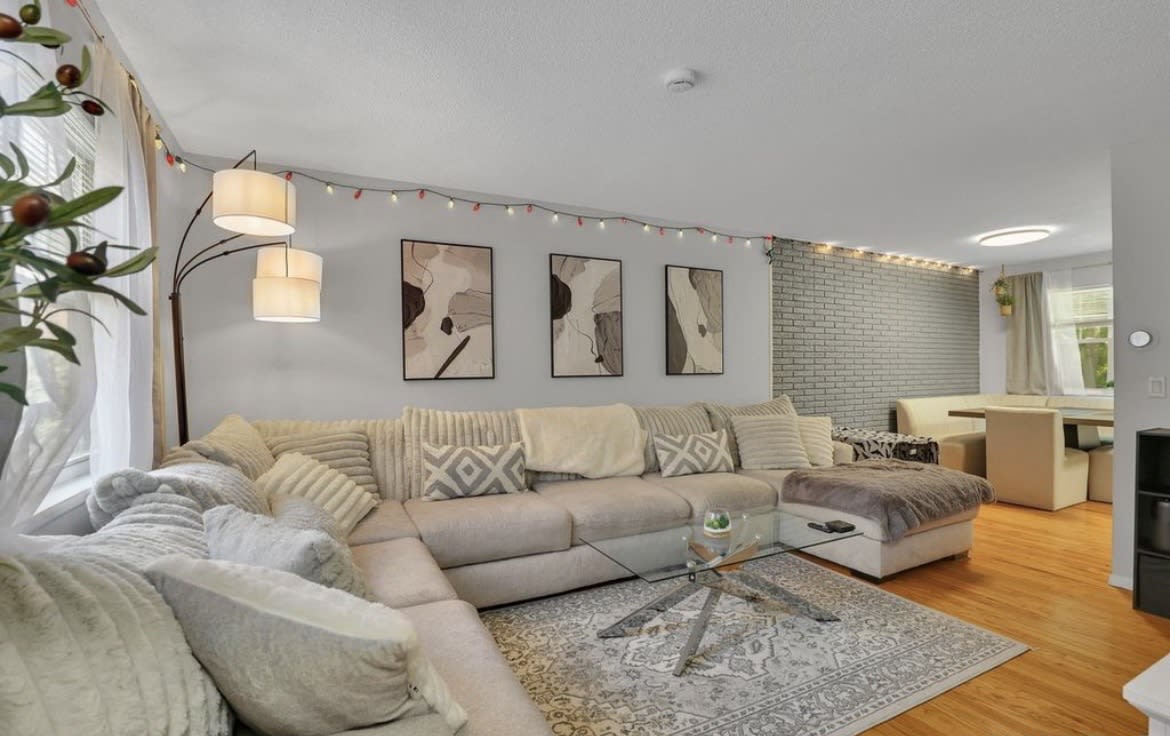 24 Woodward Ave – photo 3