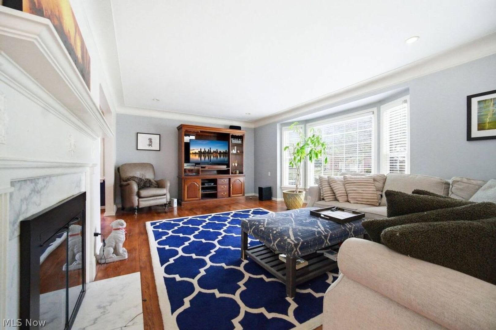 Beautiful 4-Bedroom Brick Colonial in University Heights – photo 4