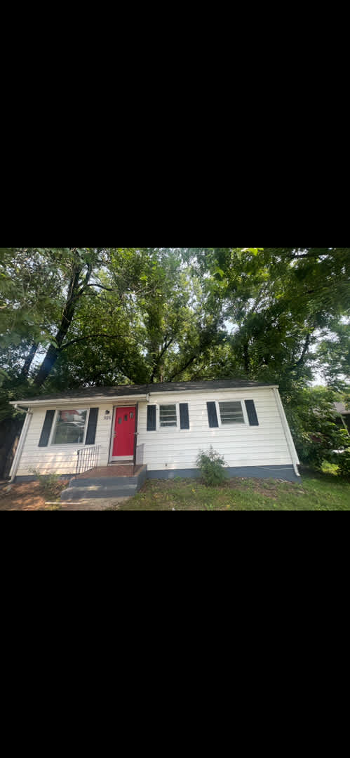 926 Westside Blvd 3bed/1bath $1295 – photo 1