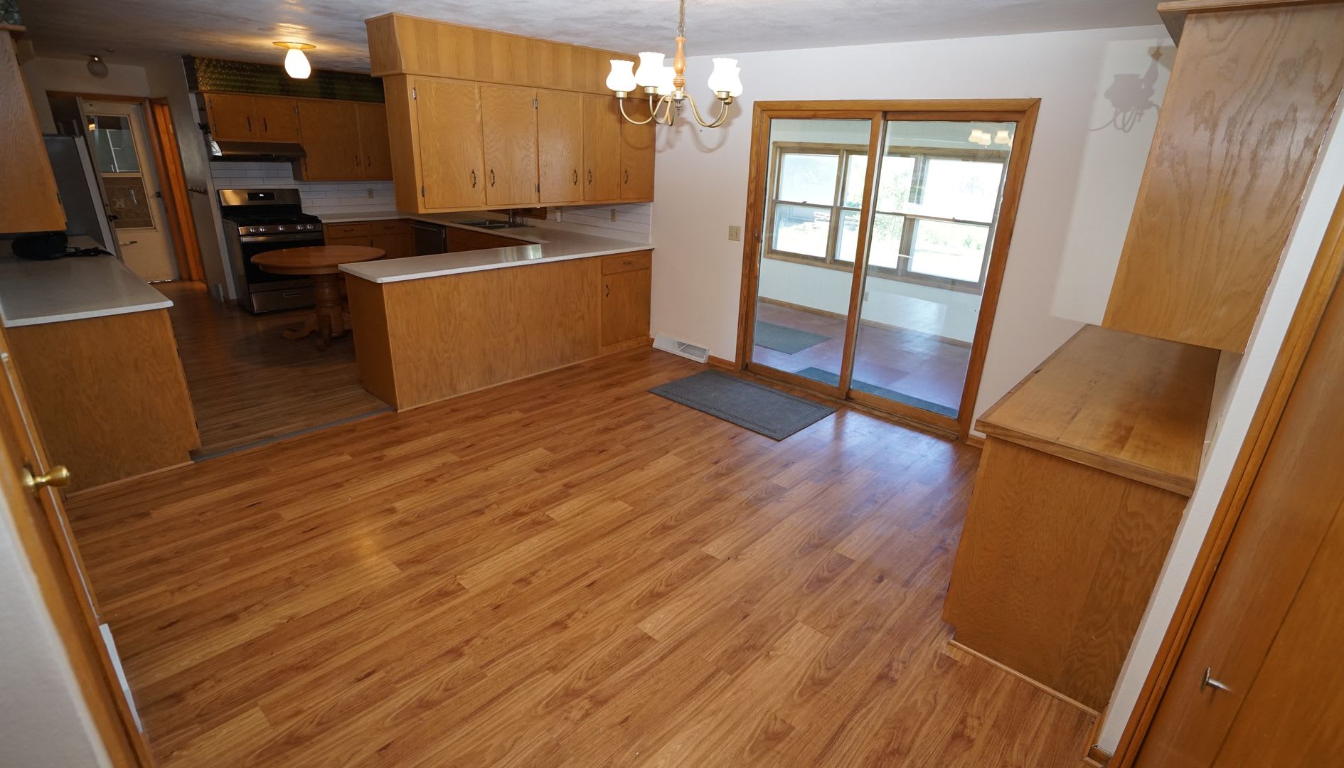Spacious East Side 4 Bedroom Home with a $500 Move-In Credit! – photo 3
