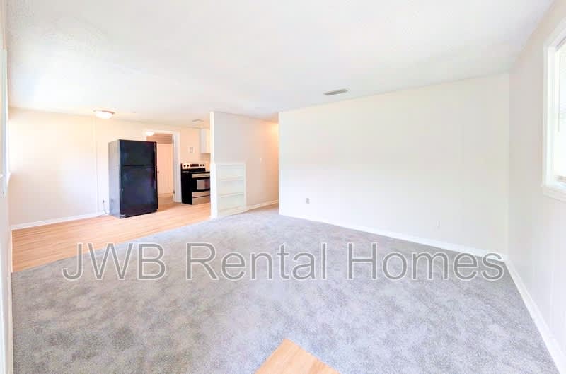 8740 Free Ave – photo 3