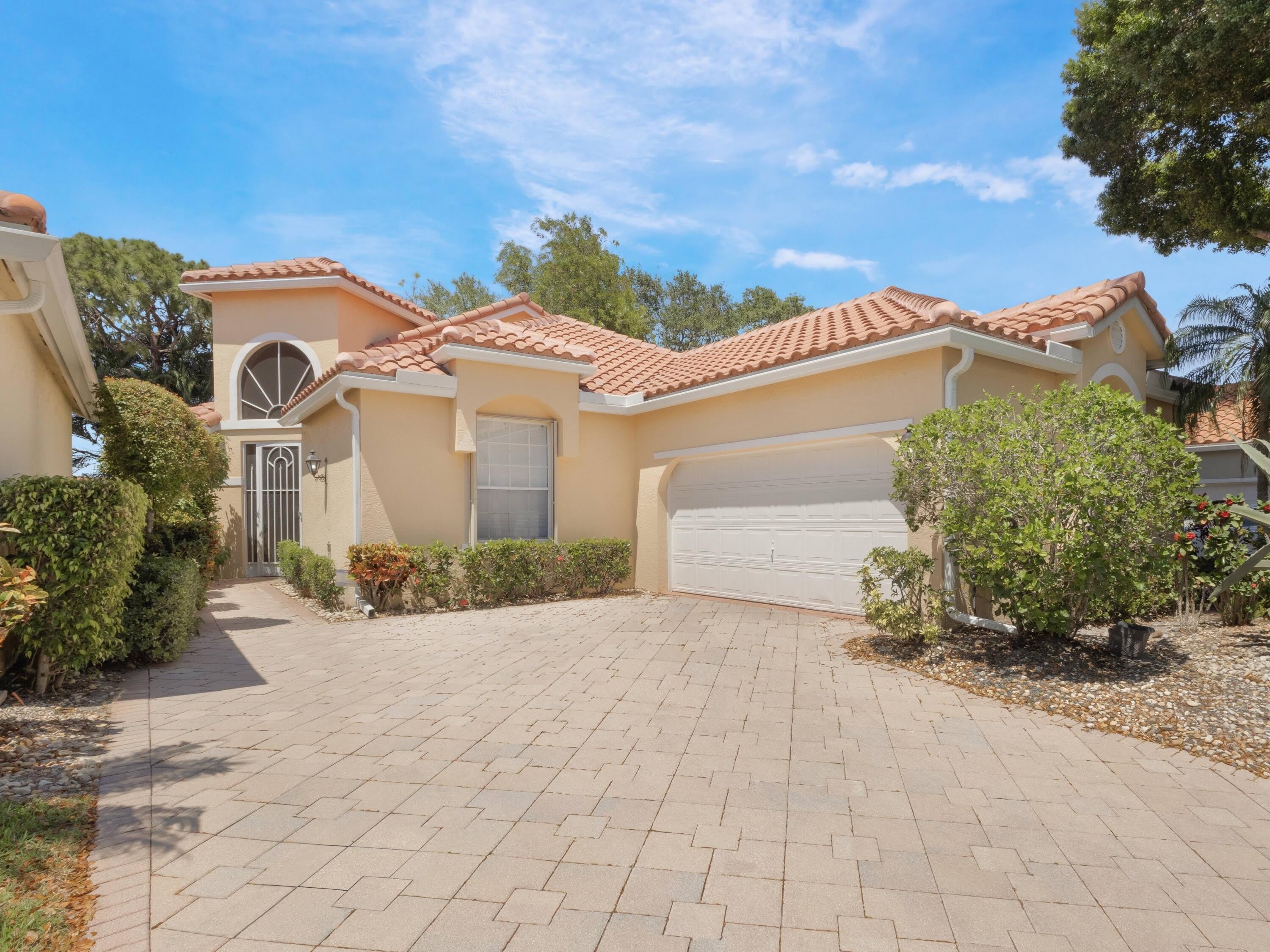 5279 Brookview Drive – photo 3