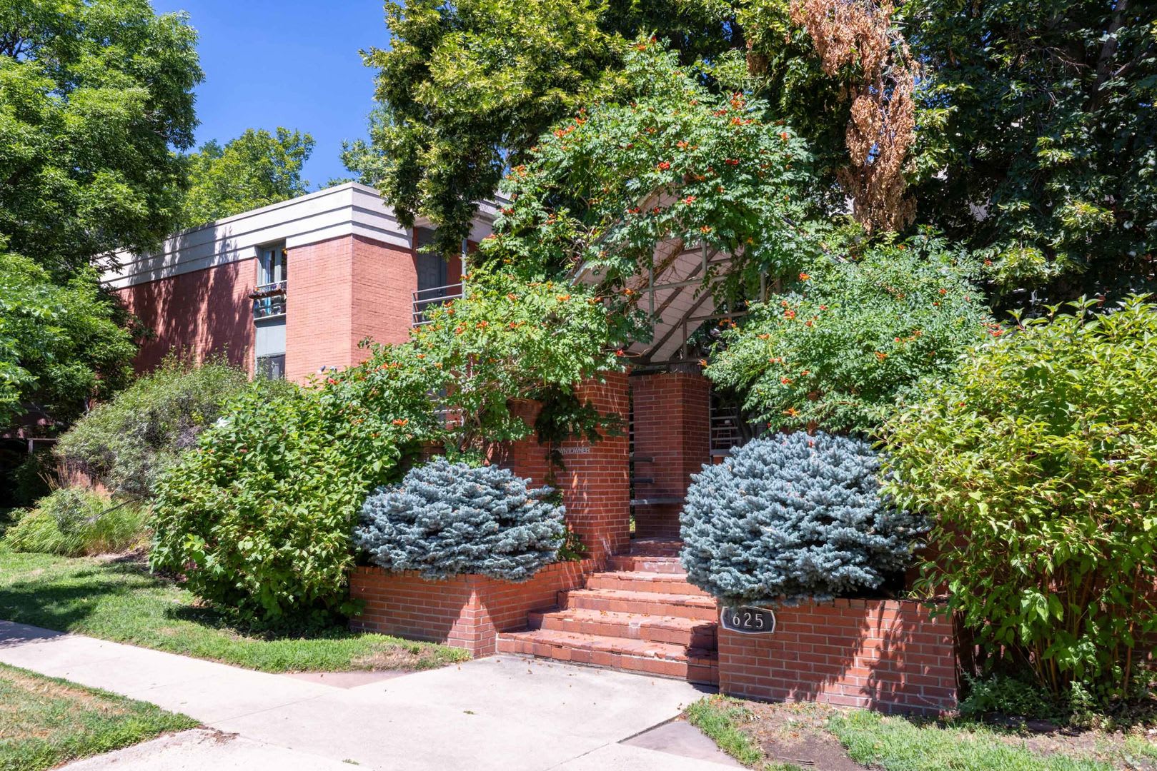 1St Month Rent Free Amazing Location 2 Bed 1 Bath Condo Of West Pearl In Boulder – photo 2