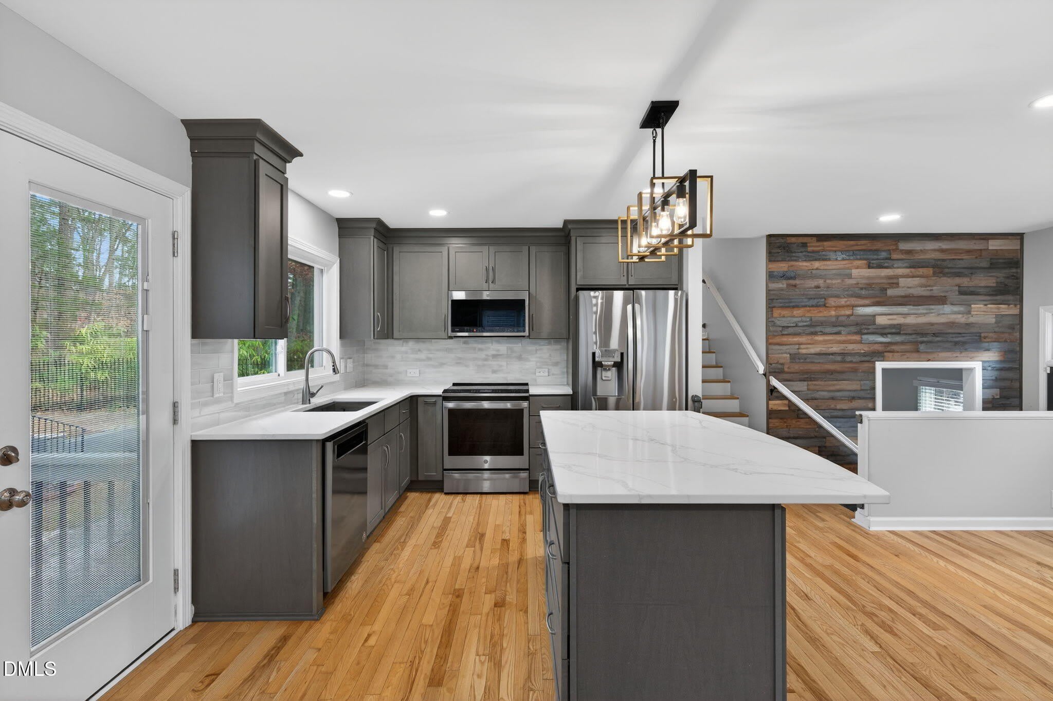 1112 Stonehedge Avenue – photo 5