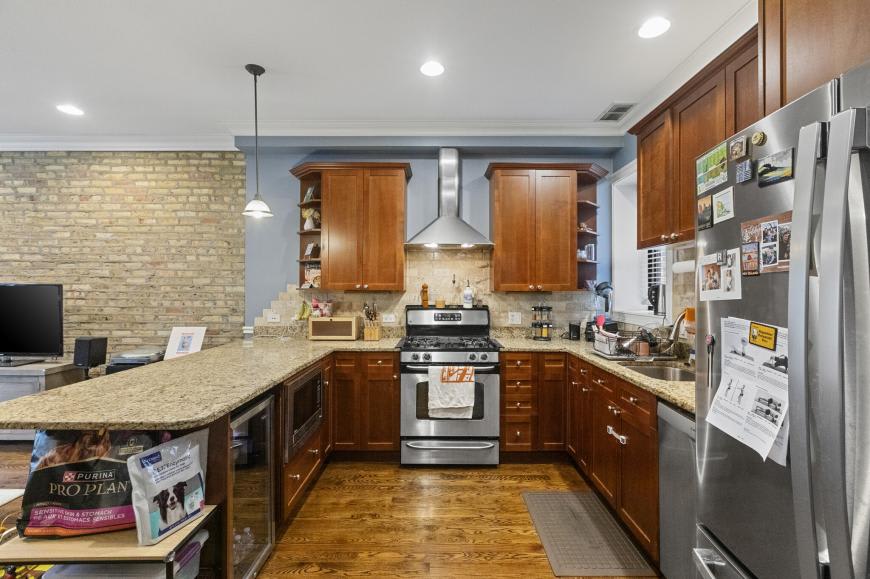 5219 Winthrop – photo 2