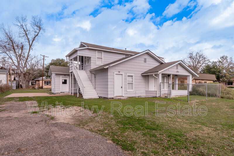 200 W Caroline Street – photo 2