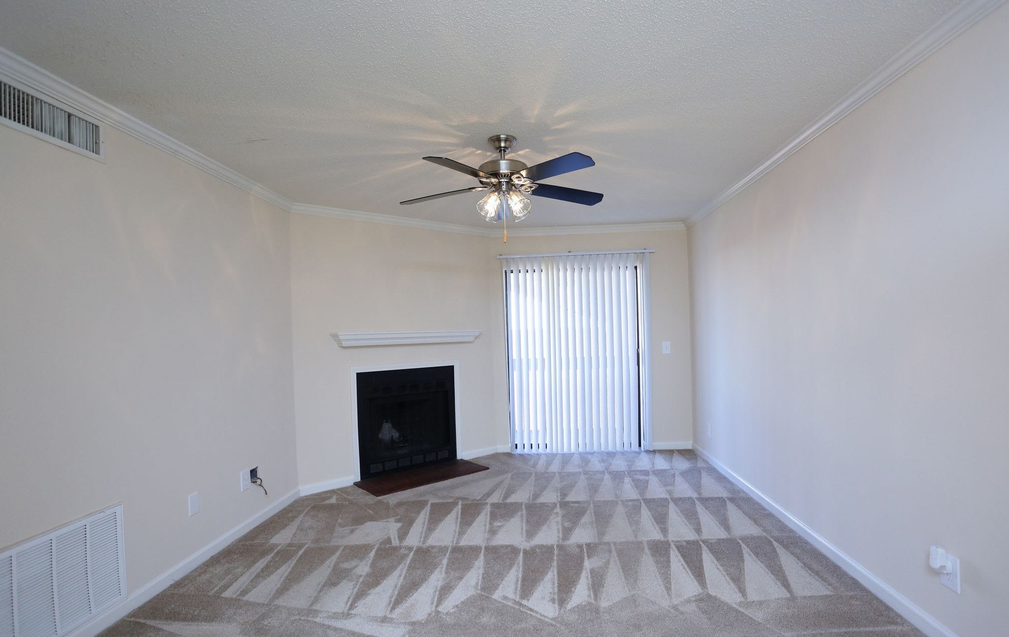 2800 McFarland Apartment Homes – photo 3