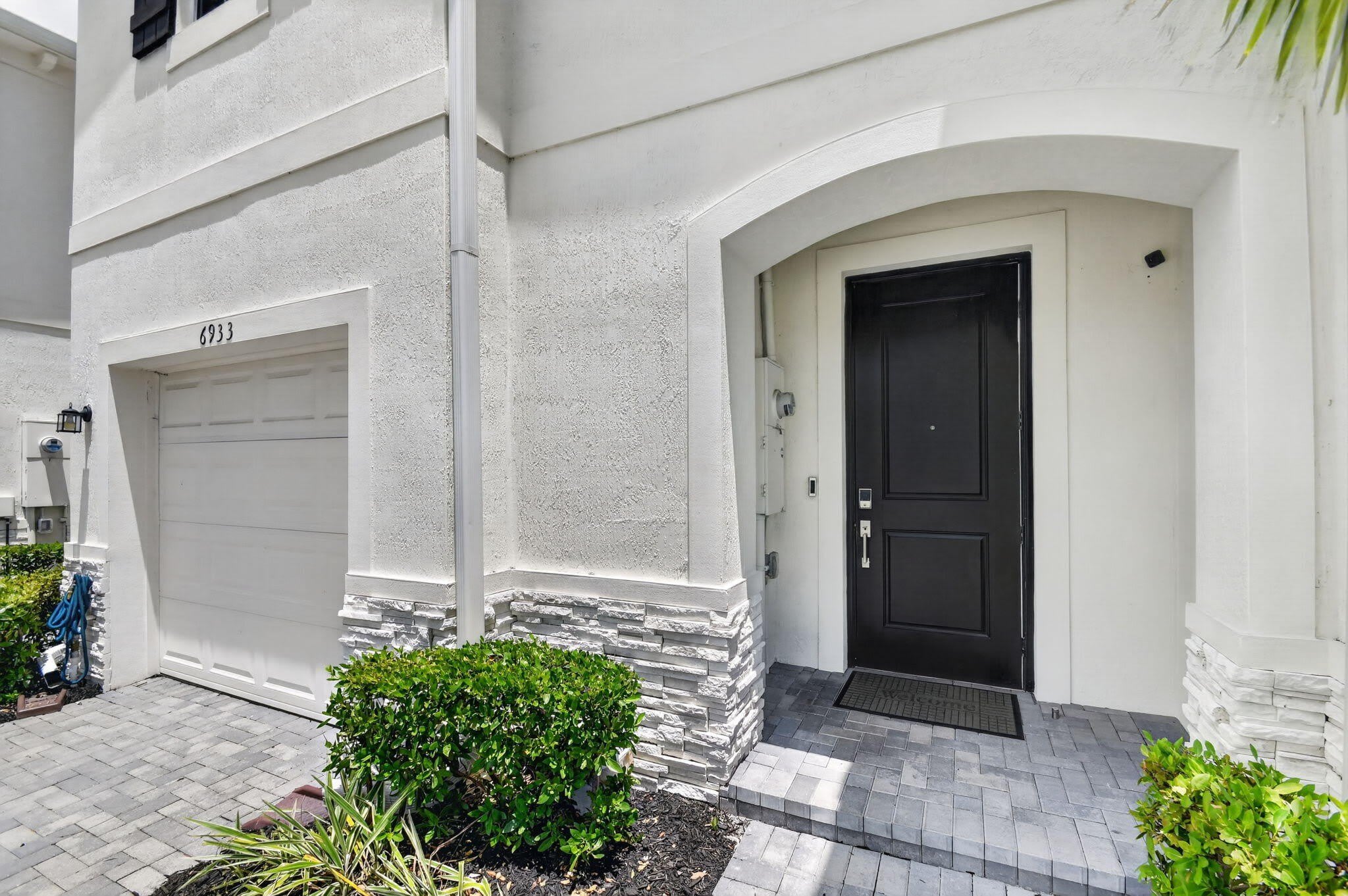 6933 N Harbours Edge Avenue – photo 4