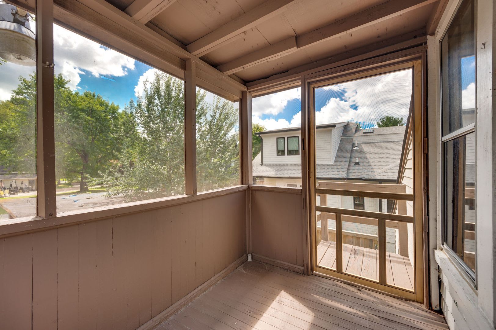 This charming 1920's tudor is walking distance to Martin's BBQ, and to 12 South! – photo 5