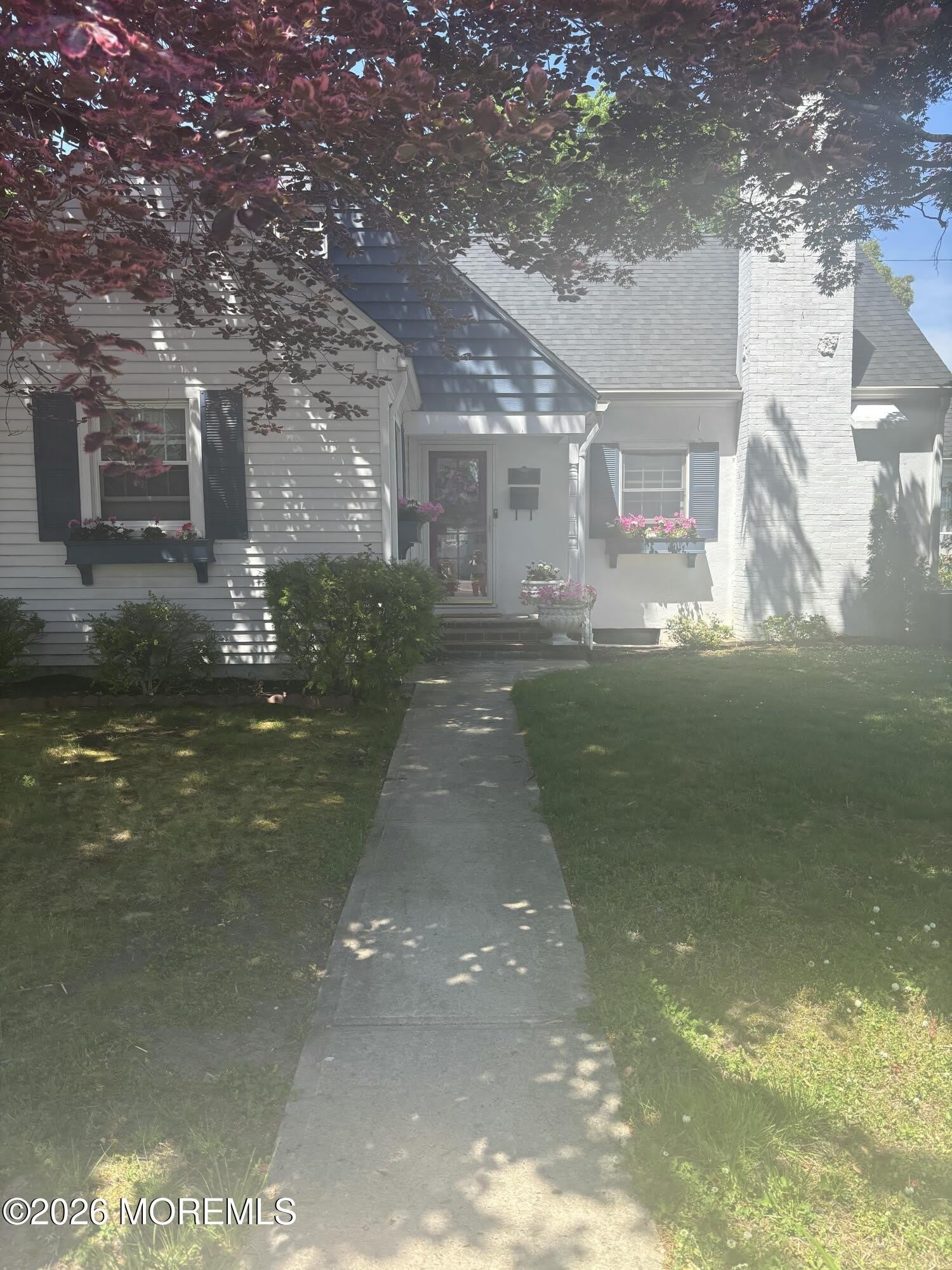 1237 Sherman Avenue – photo 1