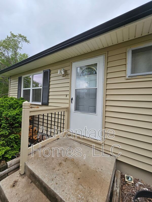 3212 N 68th St – photo 3