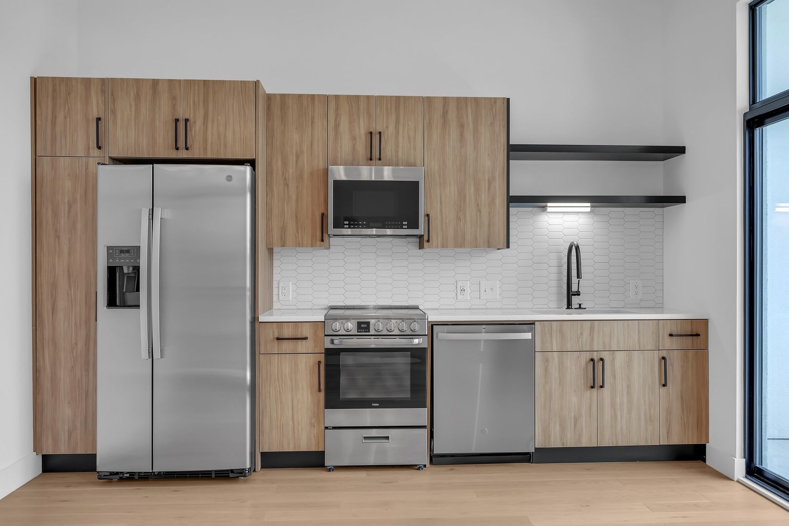 Modern Luxury Living in the Heart of Old Fourth Ward – photo 3