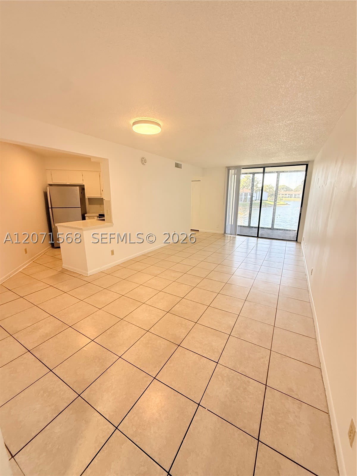 210 Lake Pointe Dr – photo 3