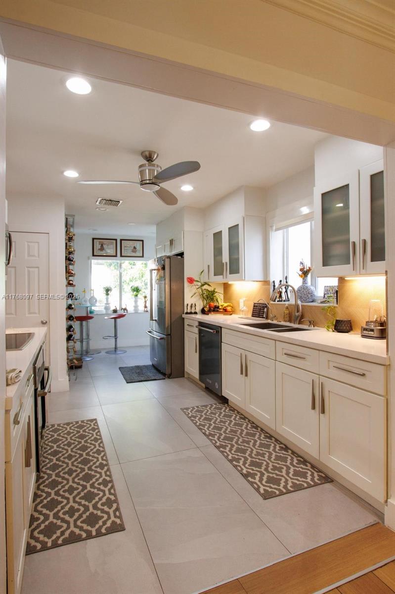 213 Northeast 43rd Street – photo 2