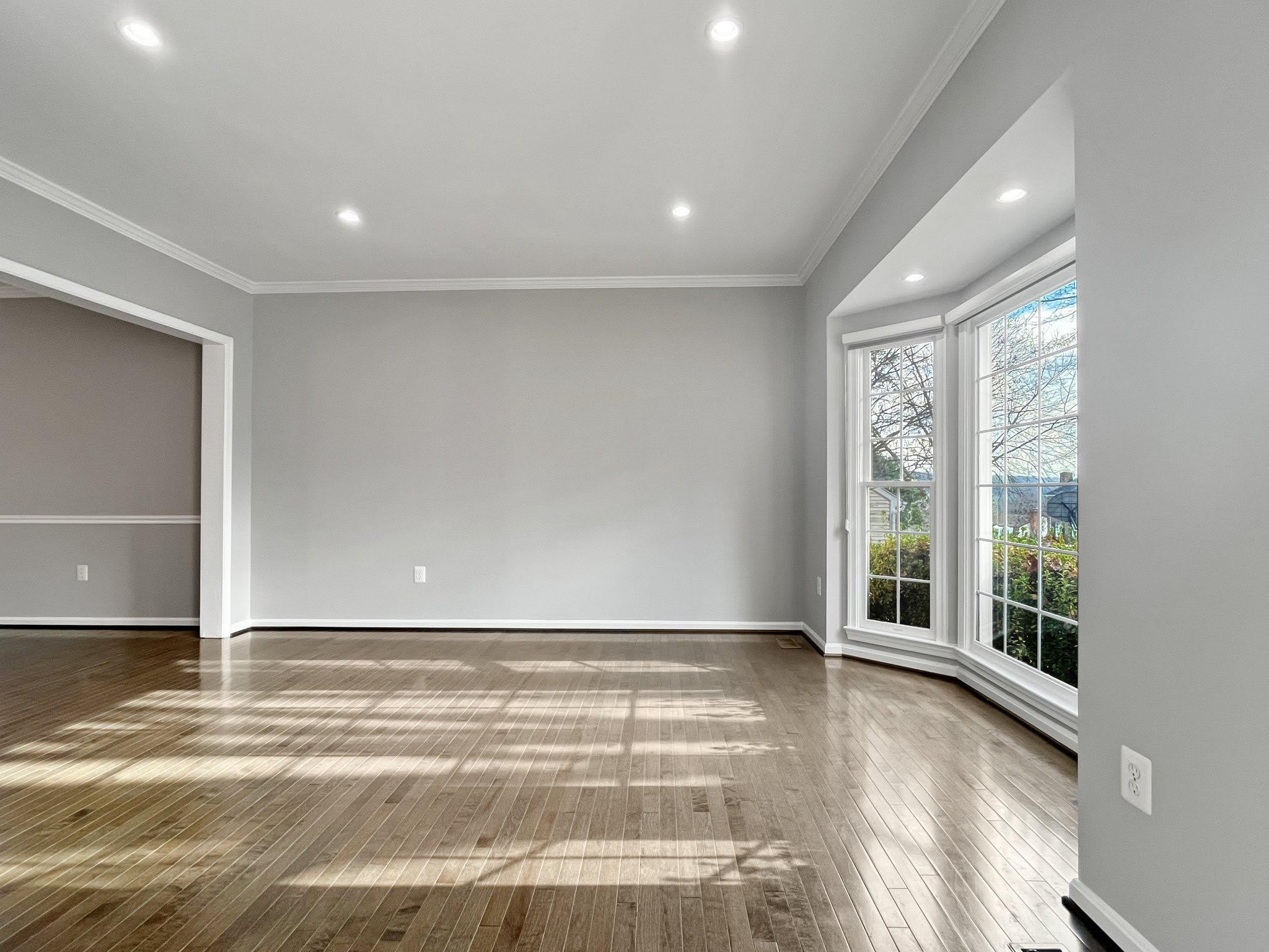 214 W LOCUST Street – photo 4