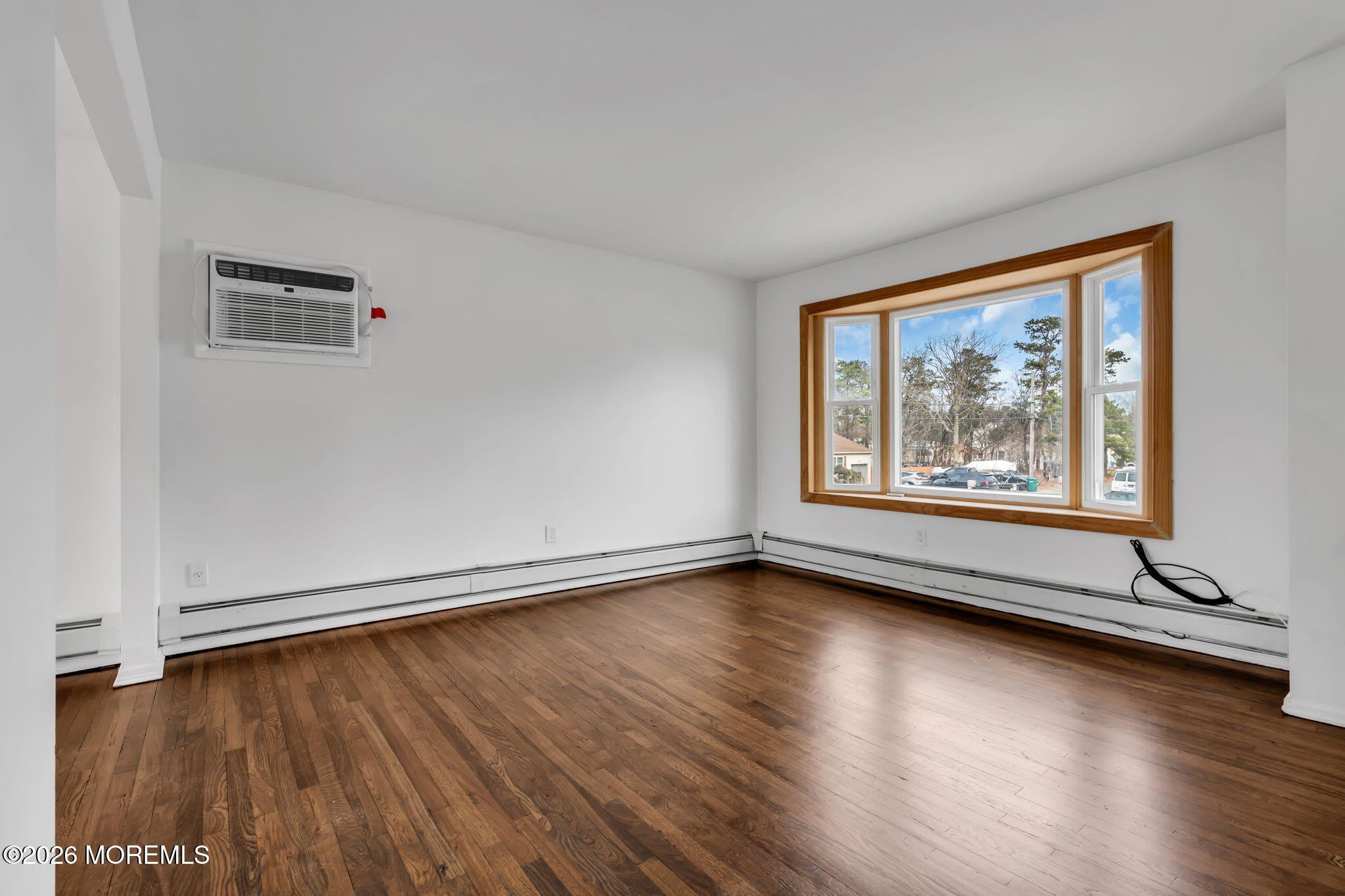 613 Champlain Street – photo 5
