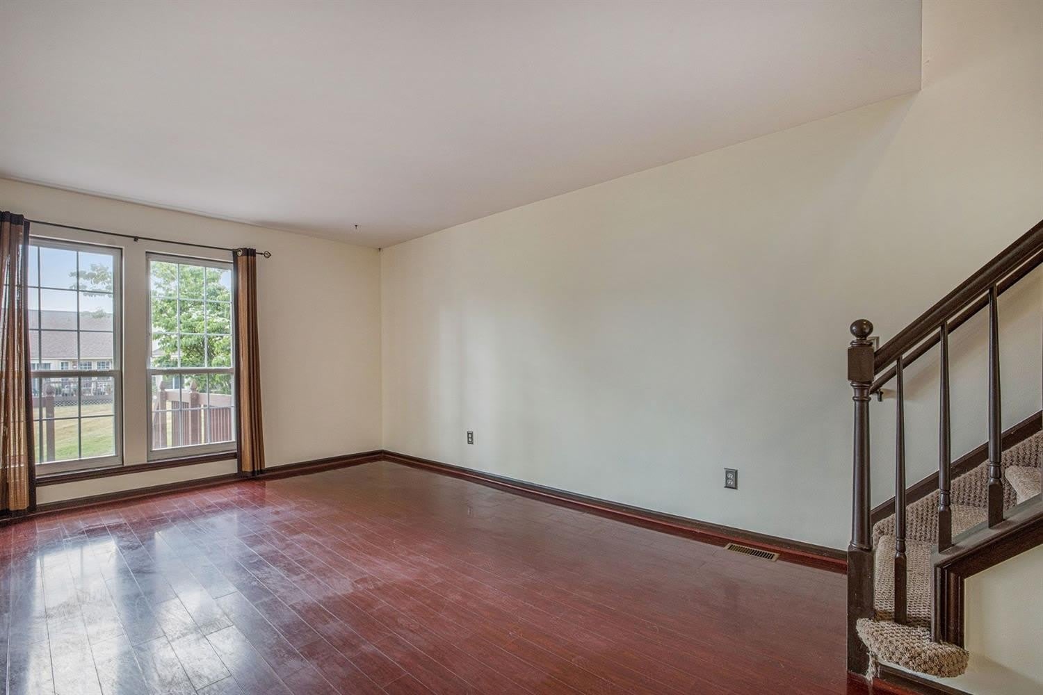 3088 Village Circle – photo 2