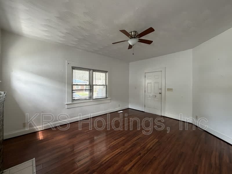 1025 Baltimore St – photo 2