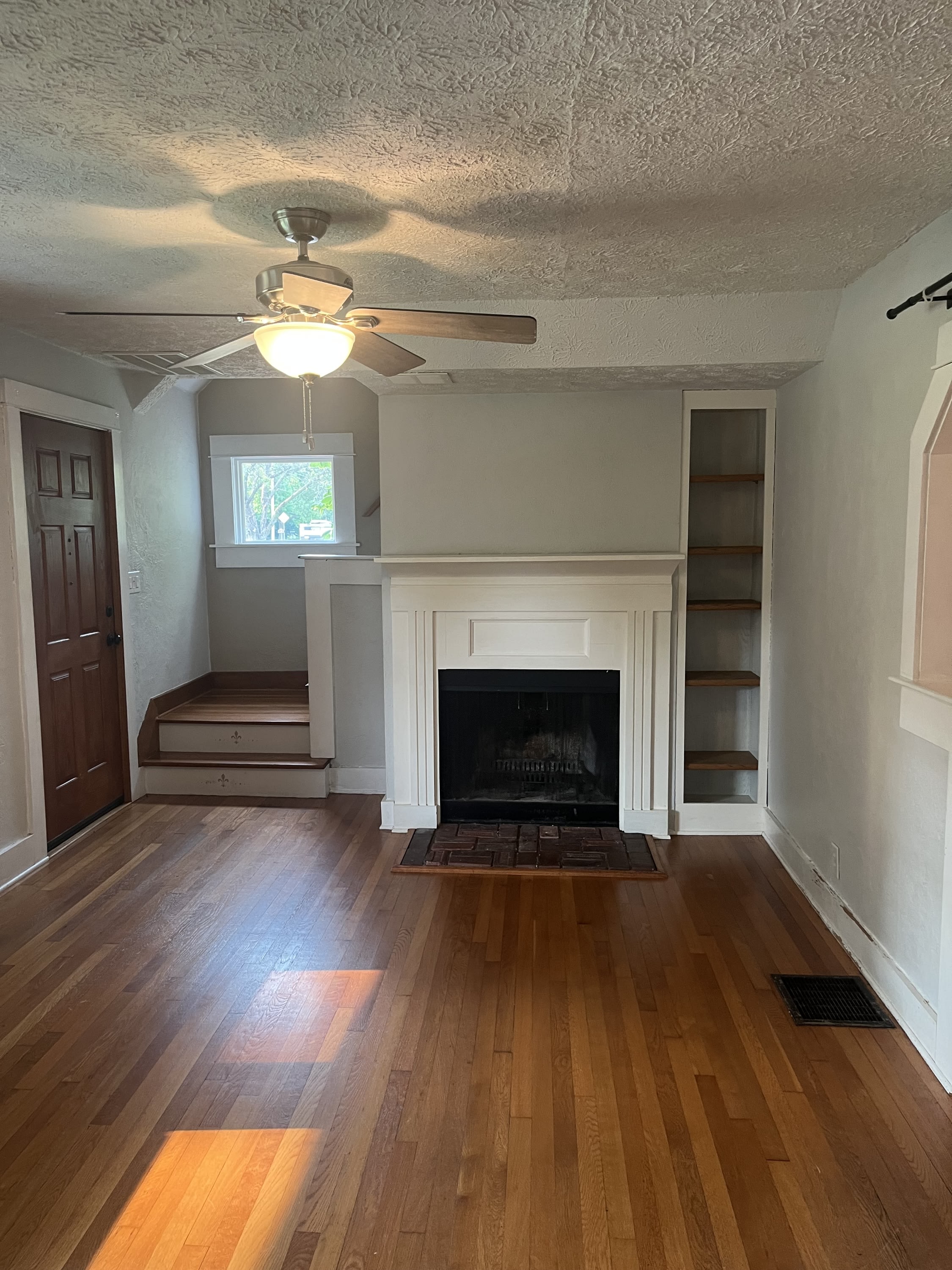 1668 North Longview Street – photo 1