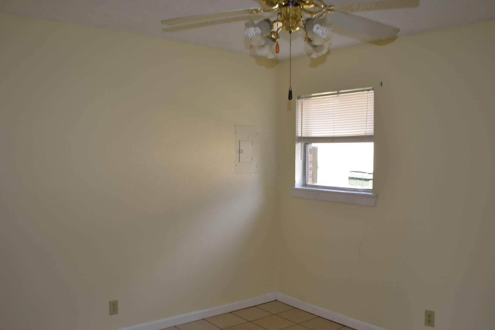 Half Duplex 2 Bedrooms 2 Baths For Lease In Sherman – photo 3