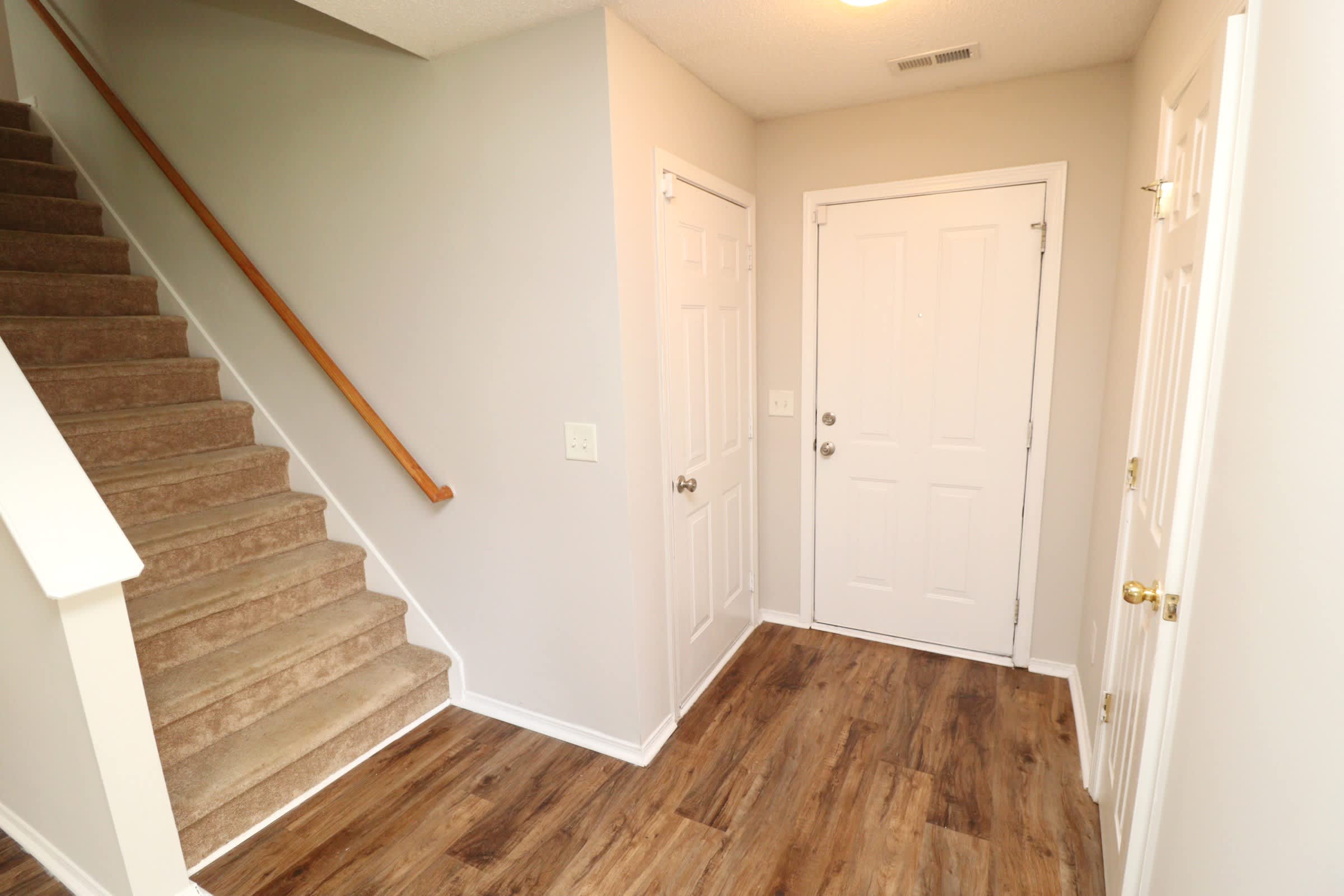 5 Bellmore Ct – photo 2