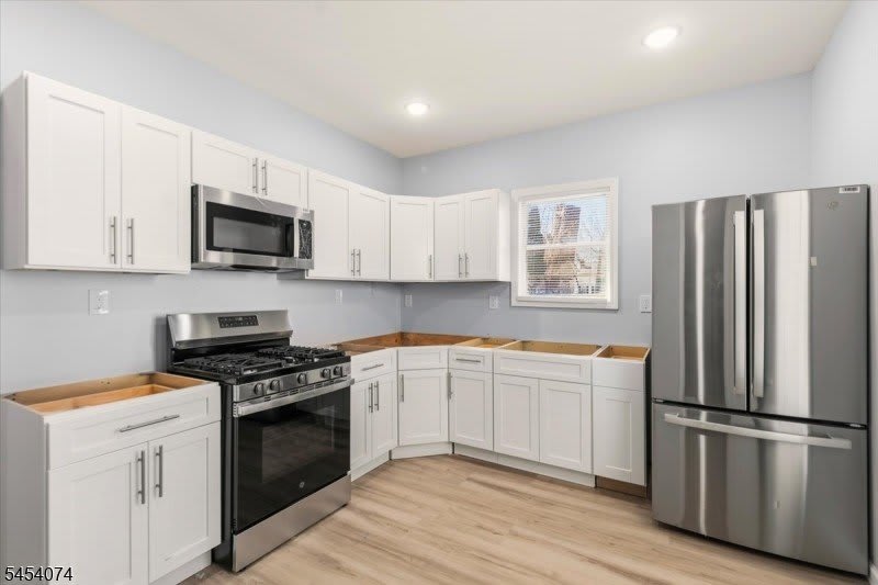 76 Grumman Ave – photo 3