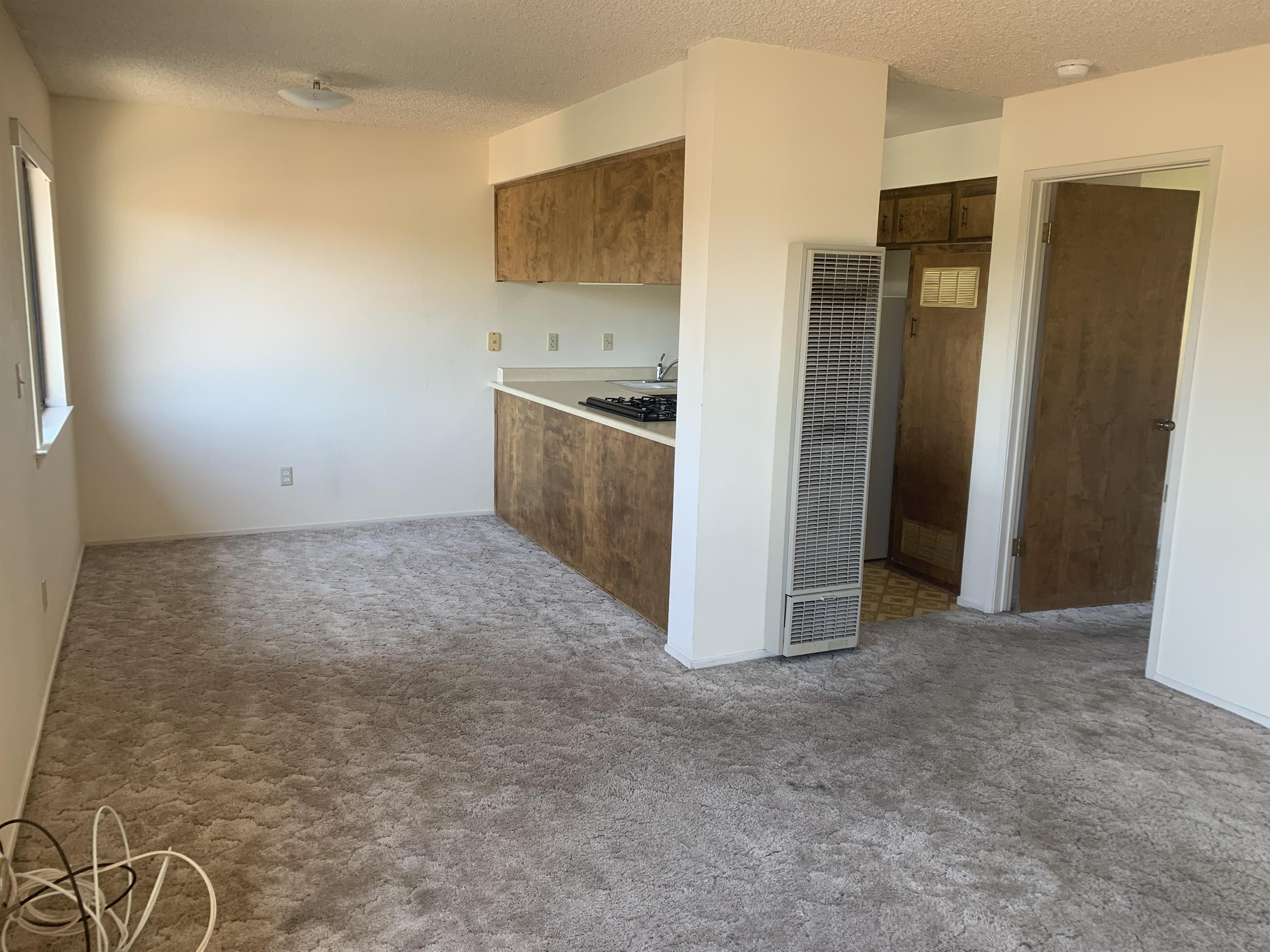 1422 Woodside Drive, #F – photo 2