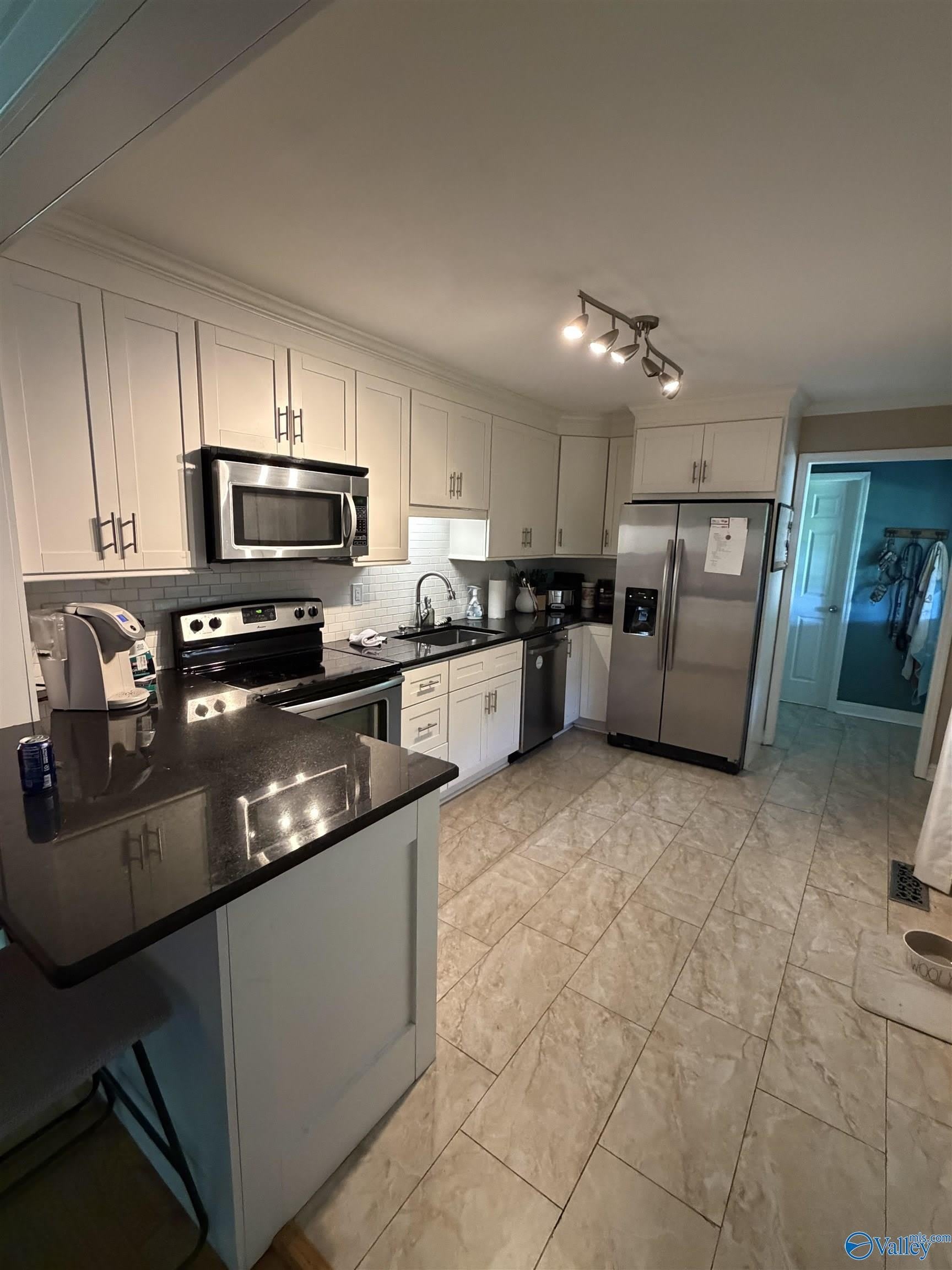 217 Drake Avenue – photo 2