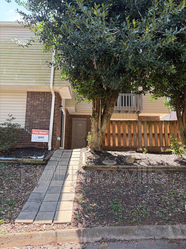 9120 Woodpark Ln – photo 1