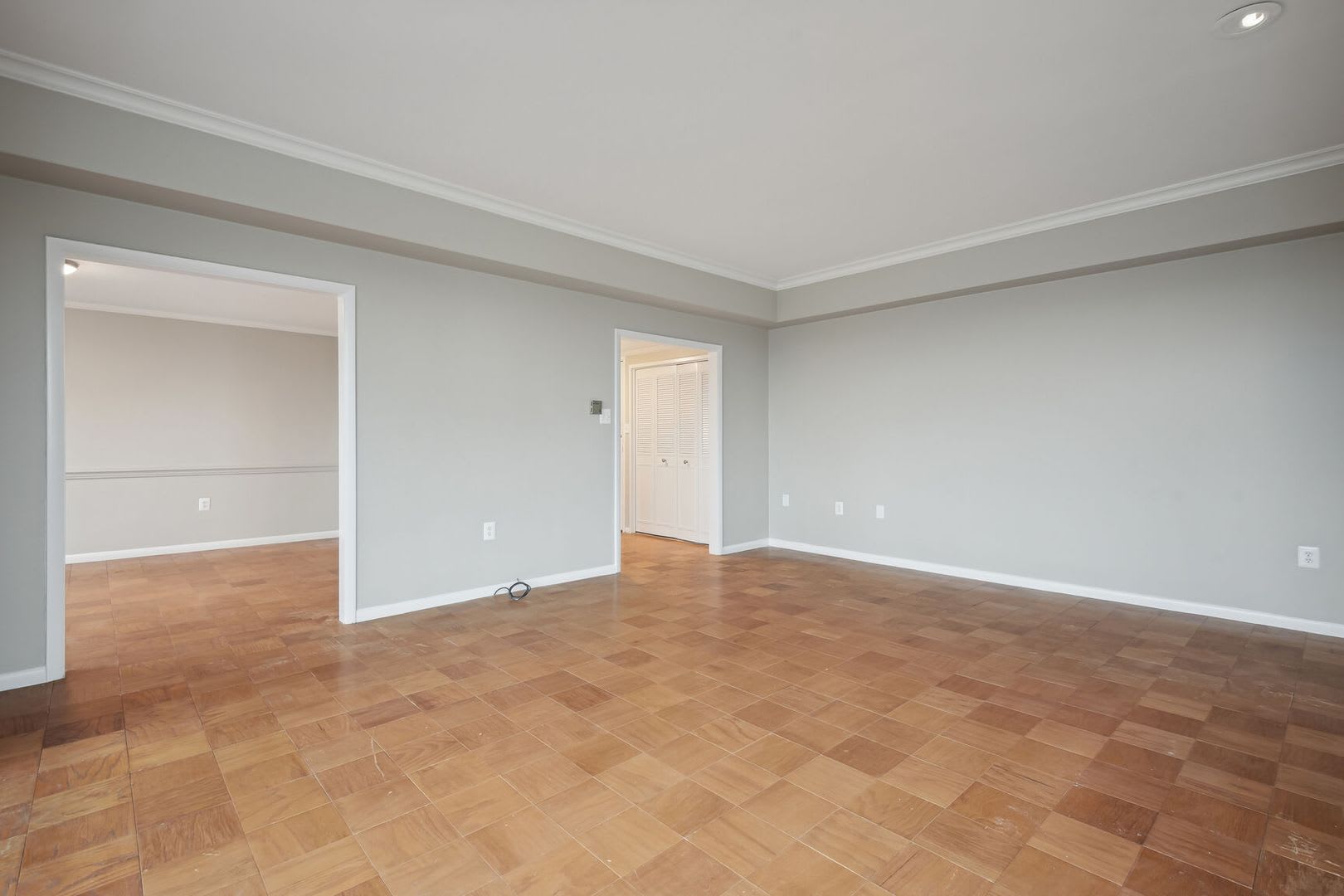Fabulous Penthouse Apartment in N. Bethesda with Parking and All Utilities Included – photo 3