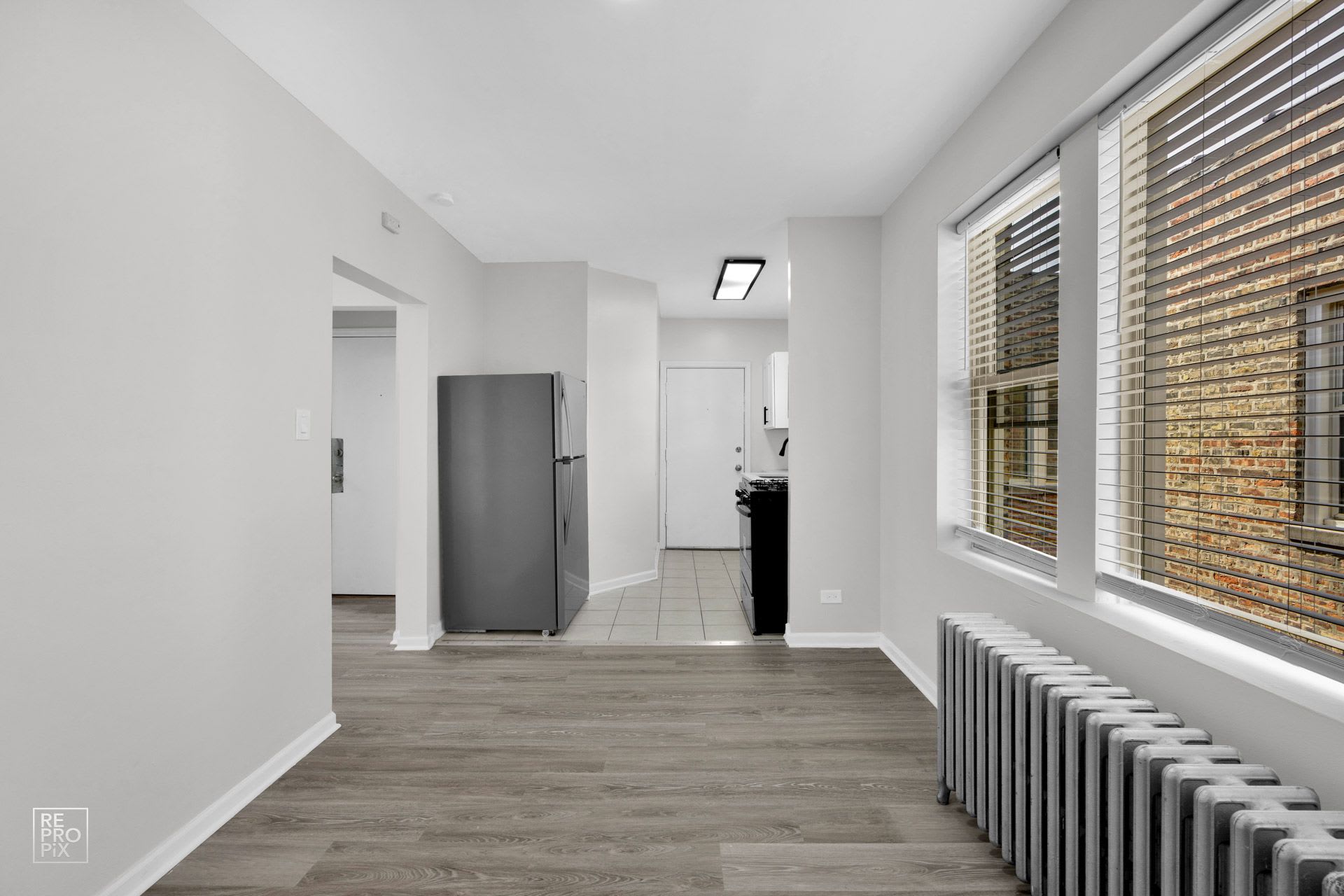 5952-58 W Superior – photo 5