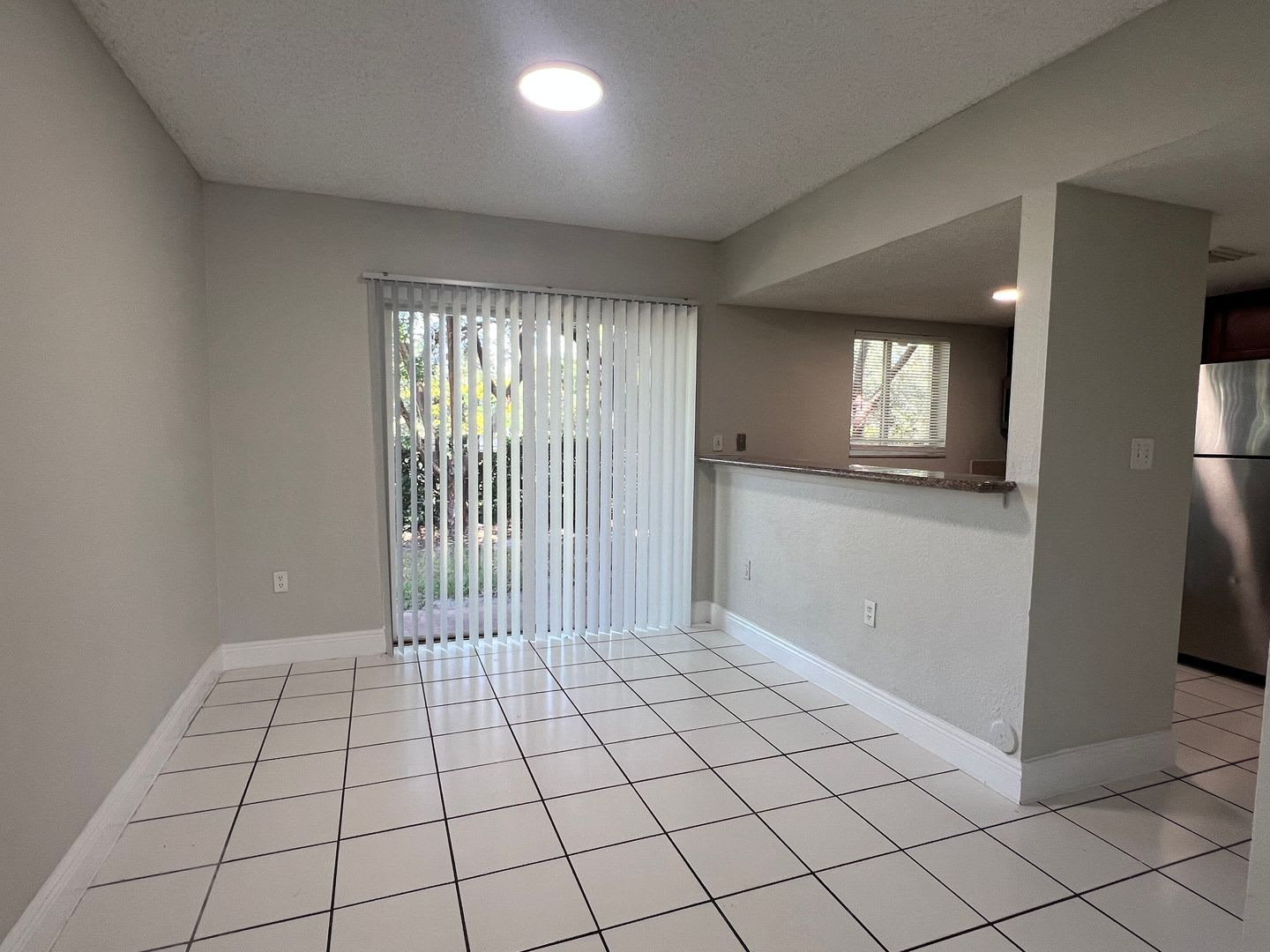 **LARGE 3 BED / 2.5 BATH IN CORAL SPRING** Apply Today, Approved Today! – photo 4