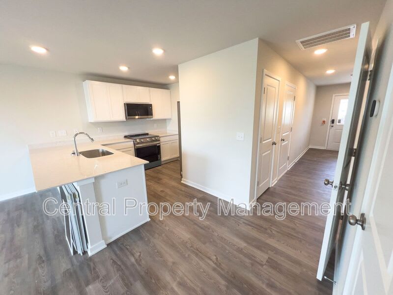 6018 Tavener Drive – photo 3