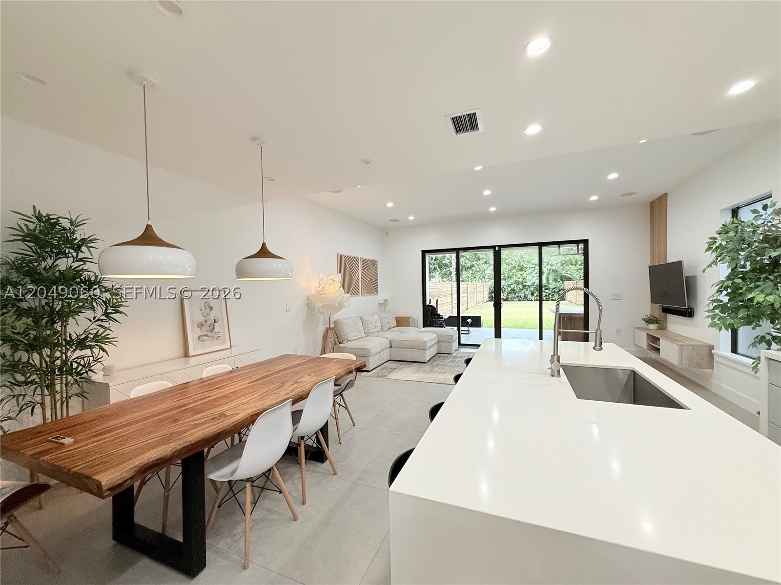 8871 SW 28th St – photo 3