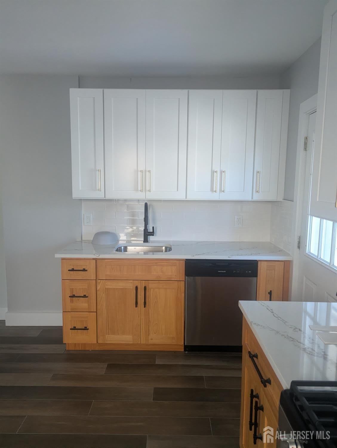 897 Port Reading Avenue – photo 4