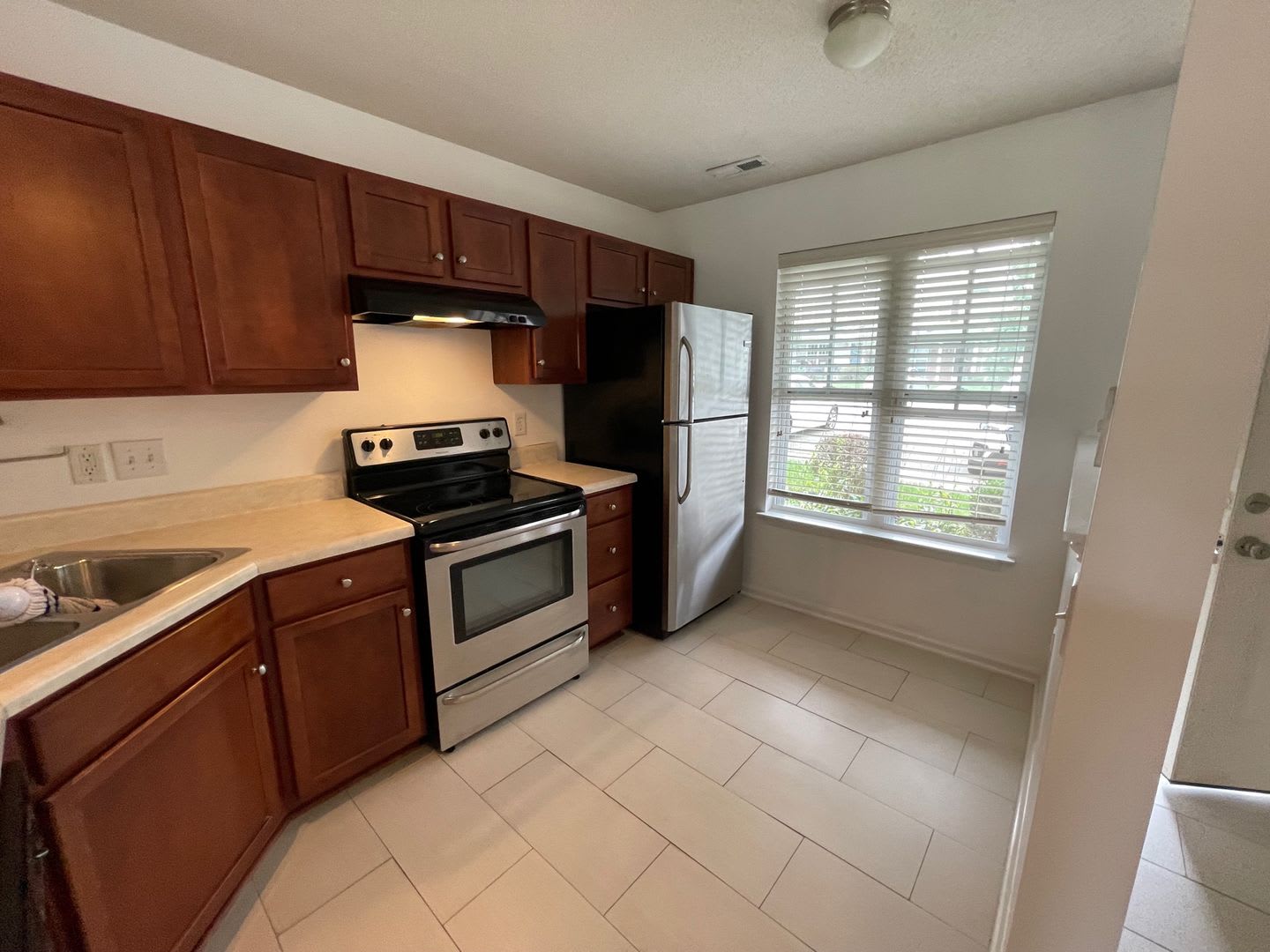 Townhouse / Whitsett – photo 4