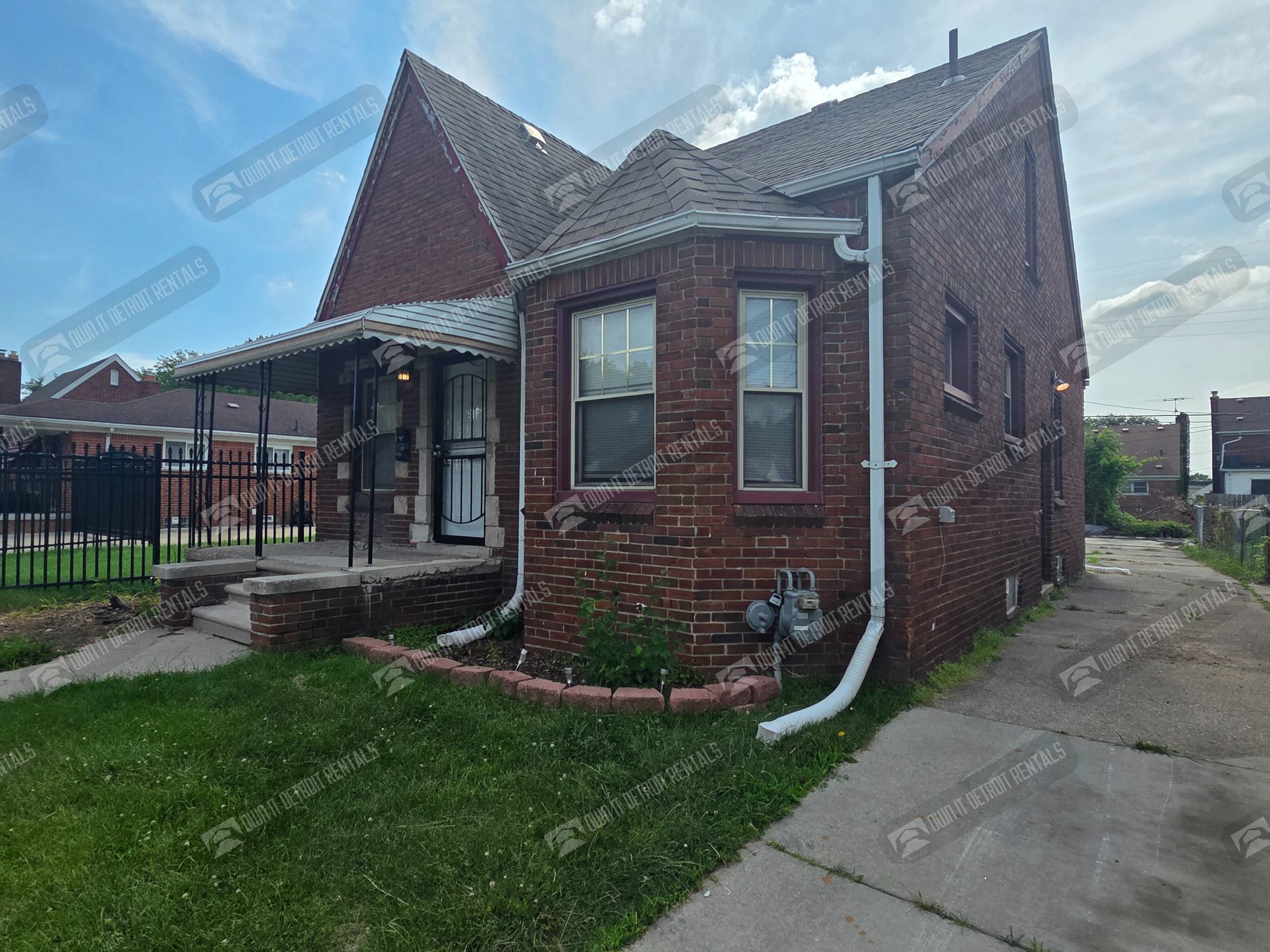 8891 Whitcomb St – photo 2