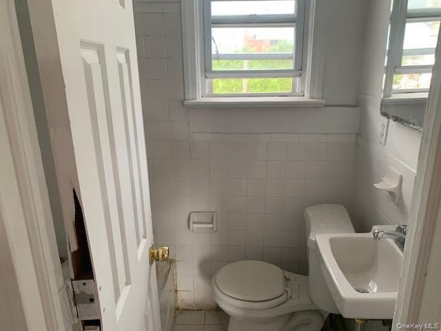1181 Sackett Ave – photo 5