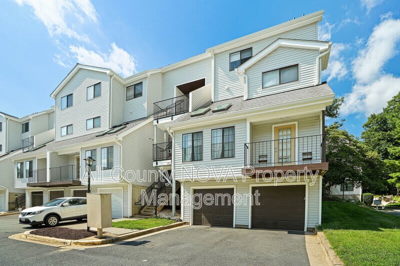 1611 Carriage House Ter – photo 3